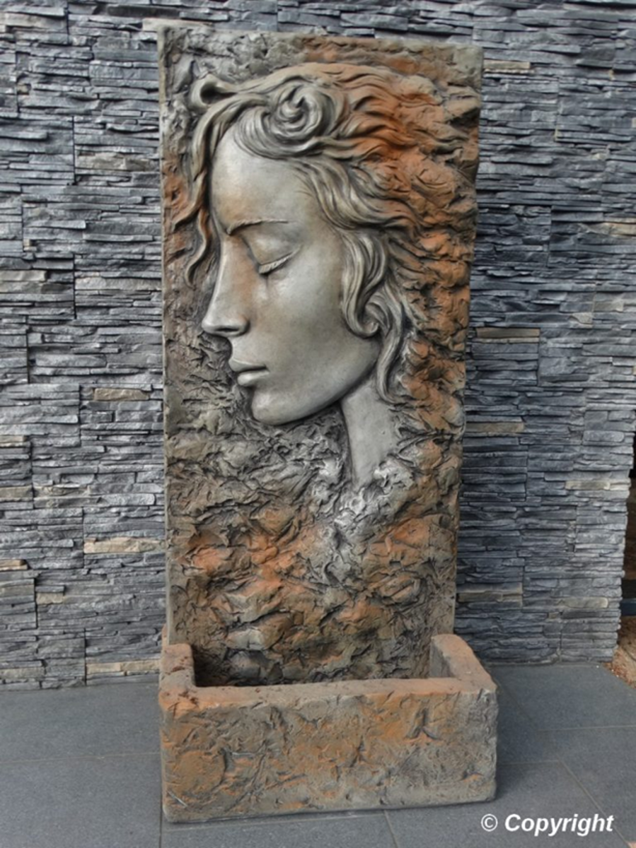 Zahradní betonová socha® - RELIÉF JAMILA KVĚTINÁČ (ODSTÍN RZI)