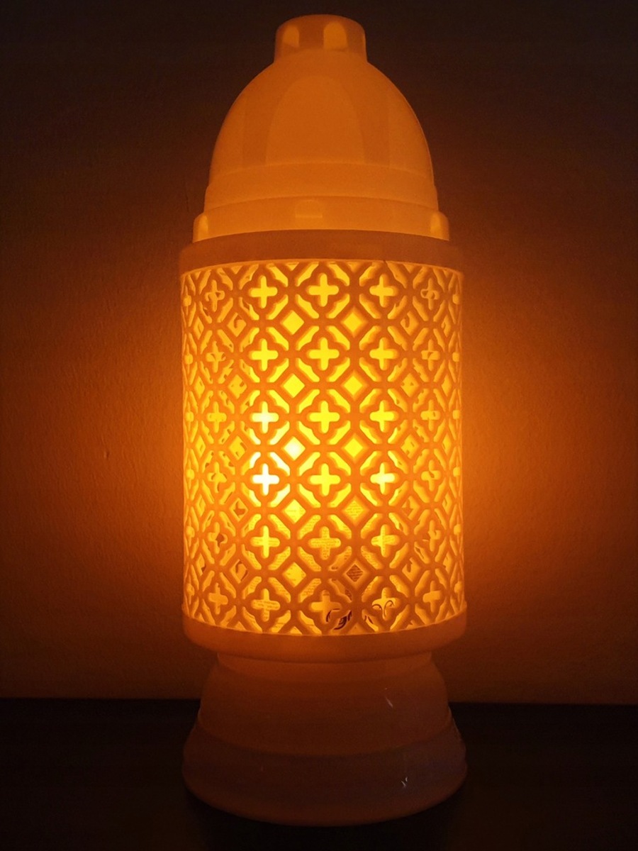 Hřbitovní plastový lampion na svíčku AZURO - Bílý