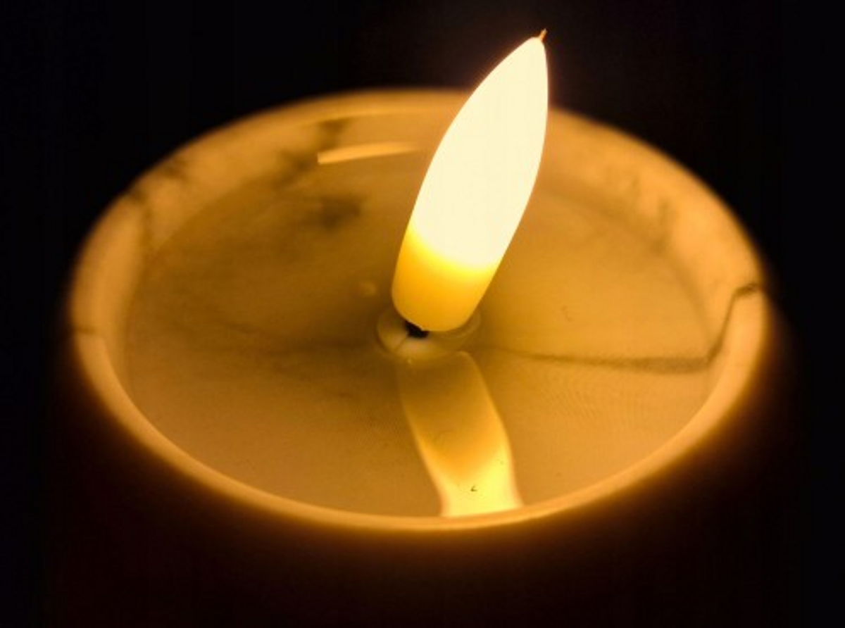 Led elektrická svíčka s mramorovým efektem koule - BÍLÁ